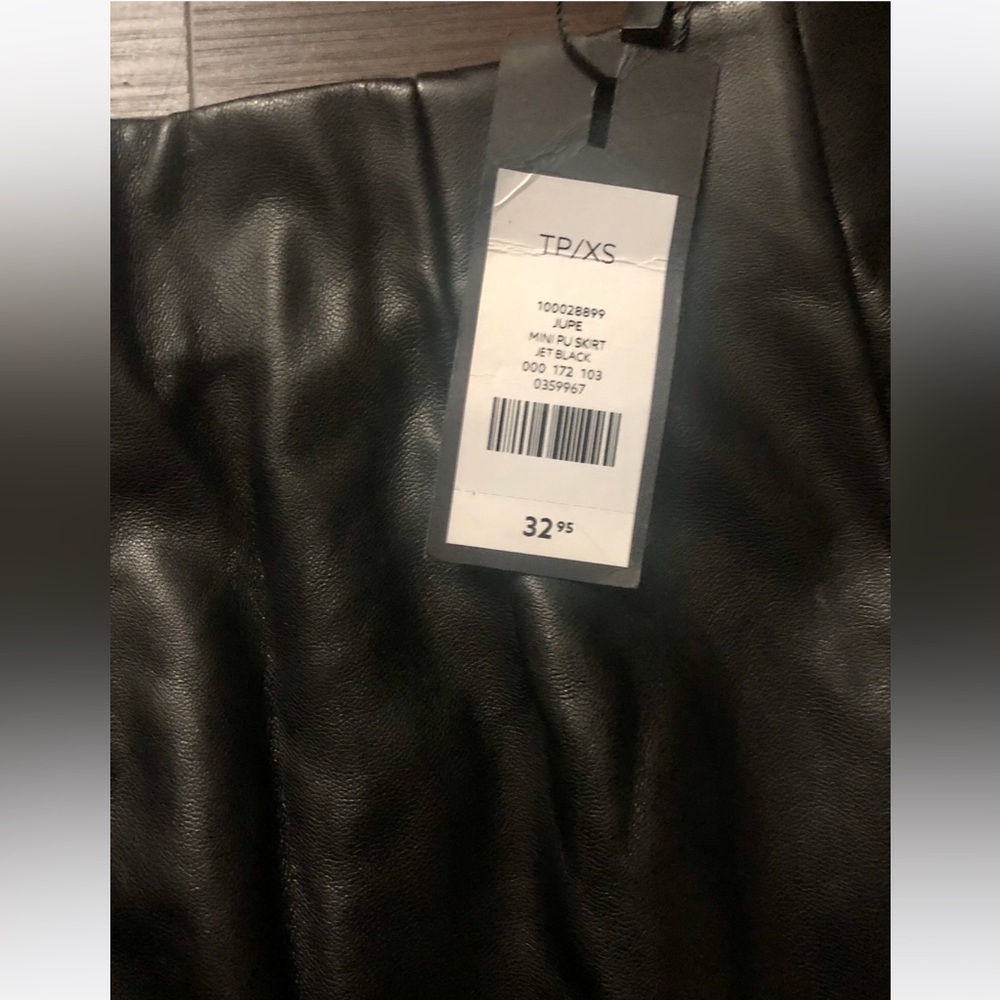 BNWT Dynamite Black Faux Leather Skirt - XS - Picture 3 of 3